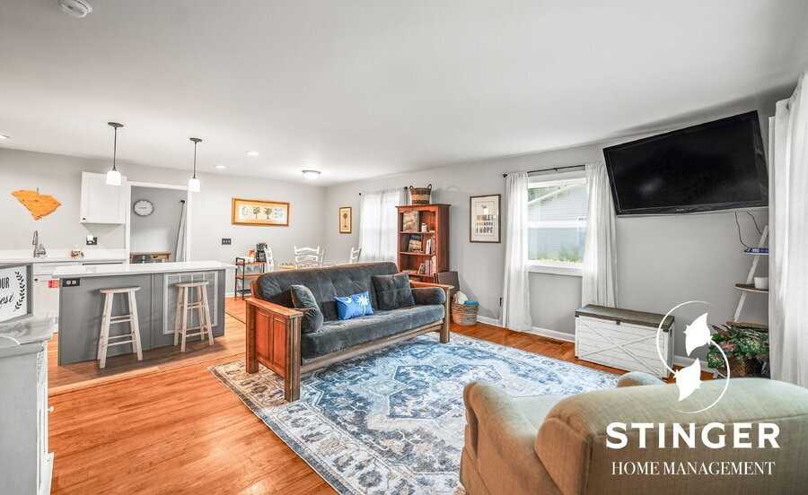 907 Belleview Cir W - Photo 4 of 33