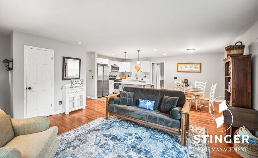 907 Belleview Cir W - Photo 7 of 33