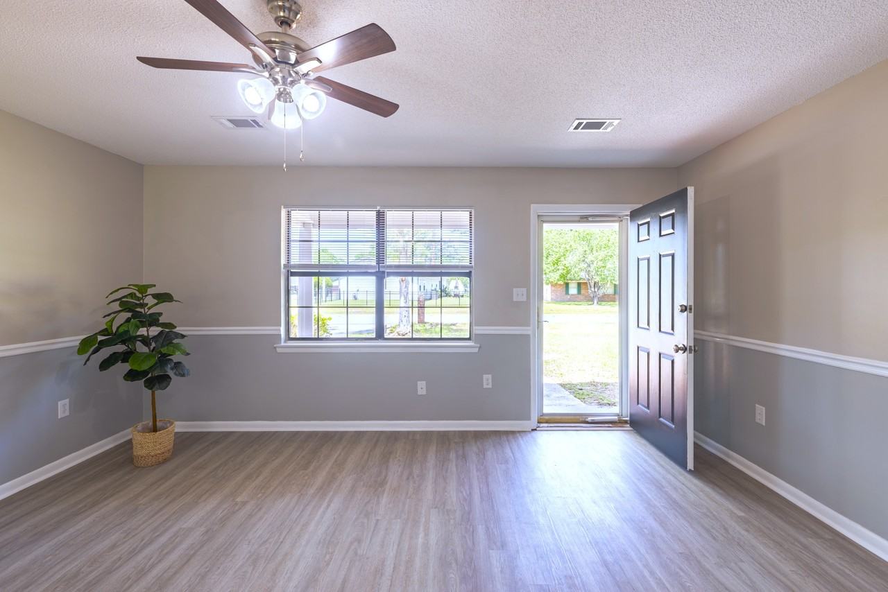 464 Elm St #NA - Photo 7 of 26