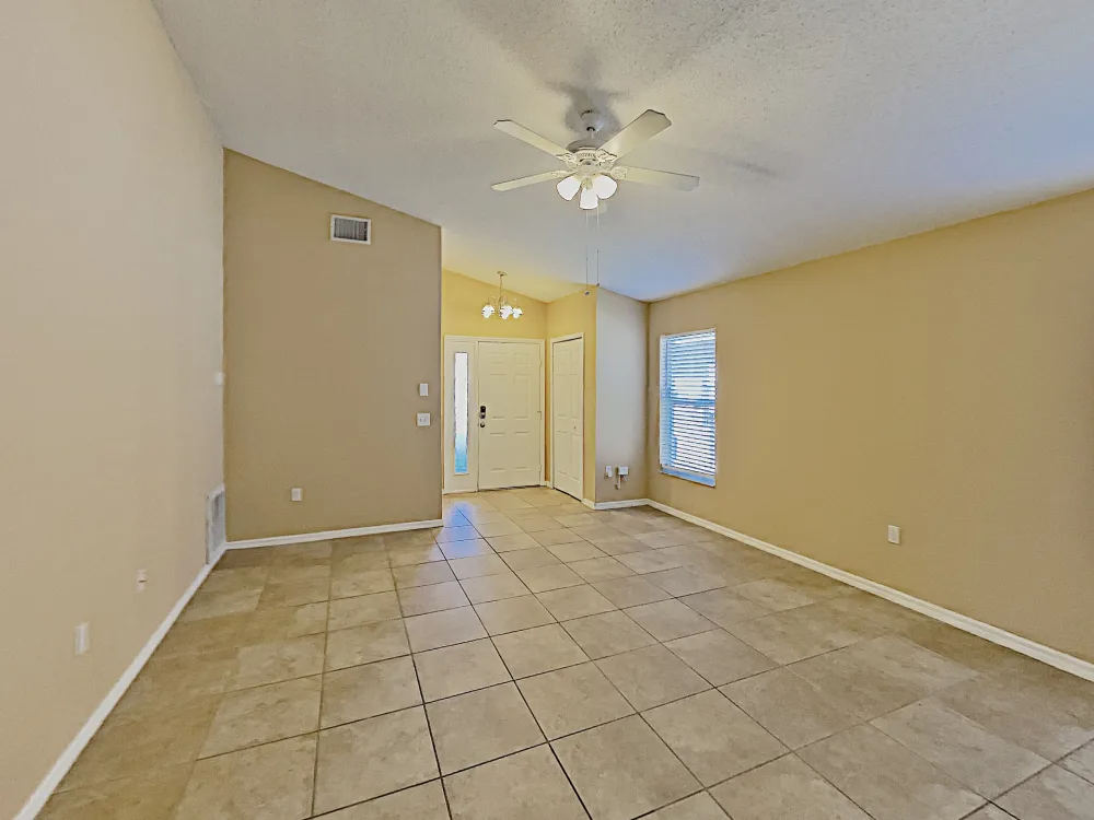 315 Daniels Pointe Dr #NA - Photo 3 of 10