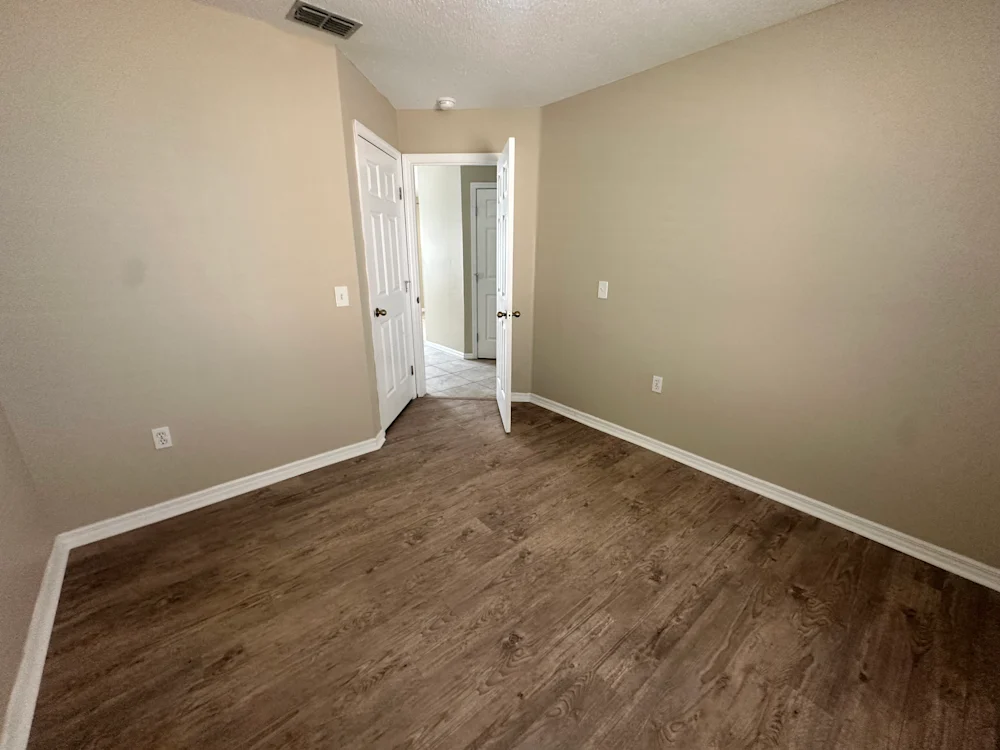 315 Daniels Pointe Dr #NA - Photo 5 of 10