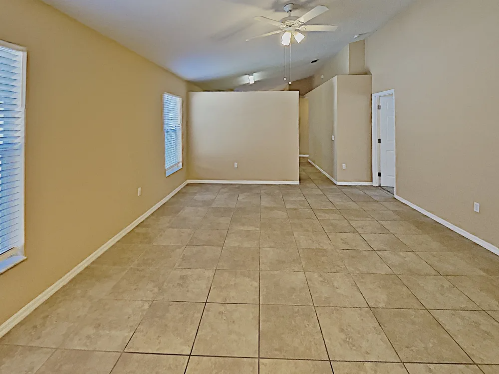315 Daniels Pointe Dr #NA - Photo 6 of 10