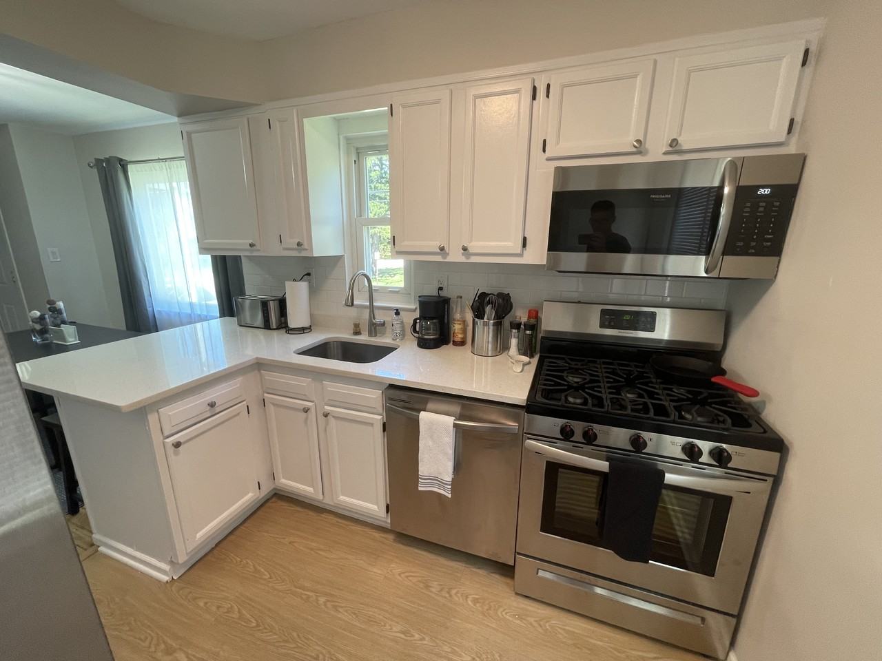 6212 41st Ave #E - Photo 5 of 12