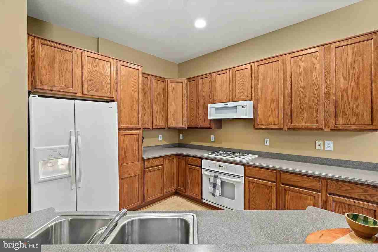 13002 Town Commons Dr - Photo 6 of 22