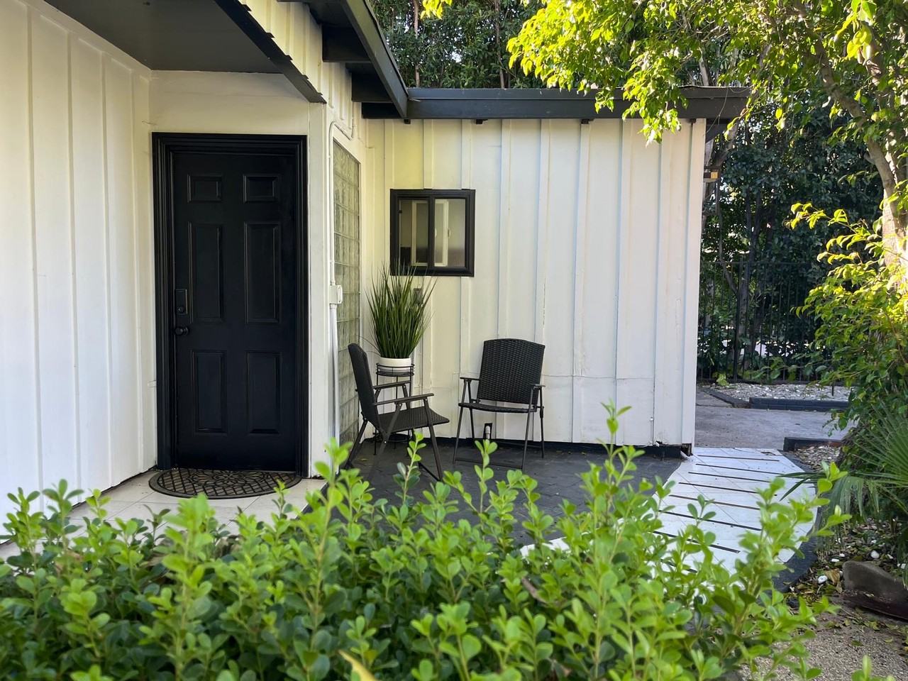 14722 Huston St #1 - Photo 5 of 7