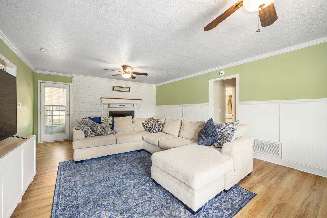 7649 Northfield Dr #NA - Photo 4 of 20