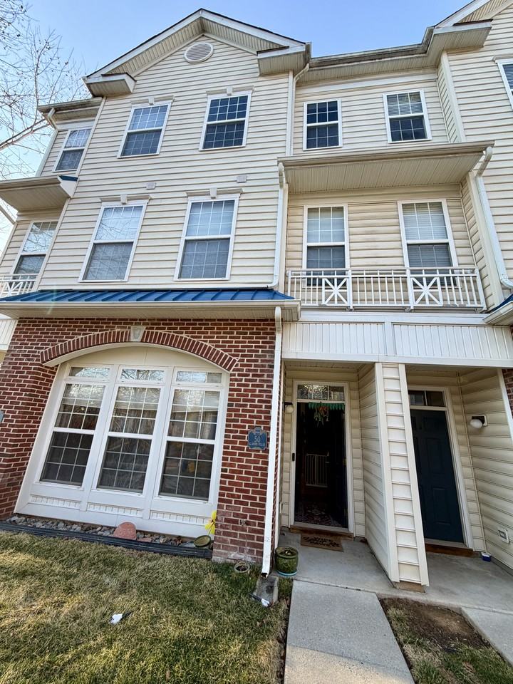 50 Clover Pl #50 - Photo 2 of 20