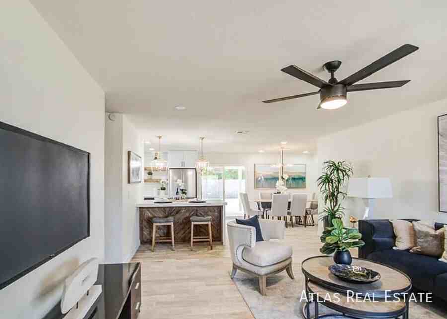 14820 N 36th Pl - Photo 3 of 5