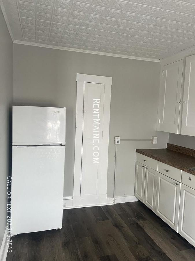 591 Main St #12 - Photo 2 of 10