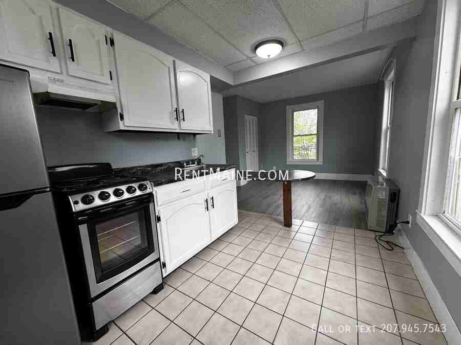38 Oak St #3 - Photo 5 of 8