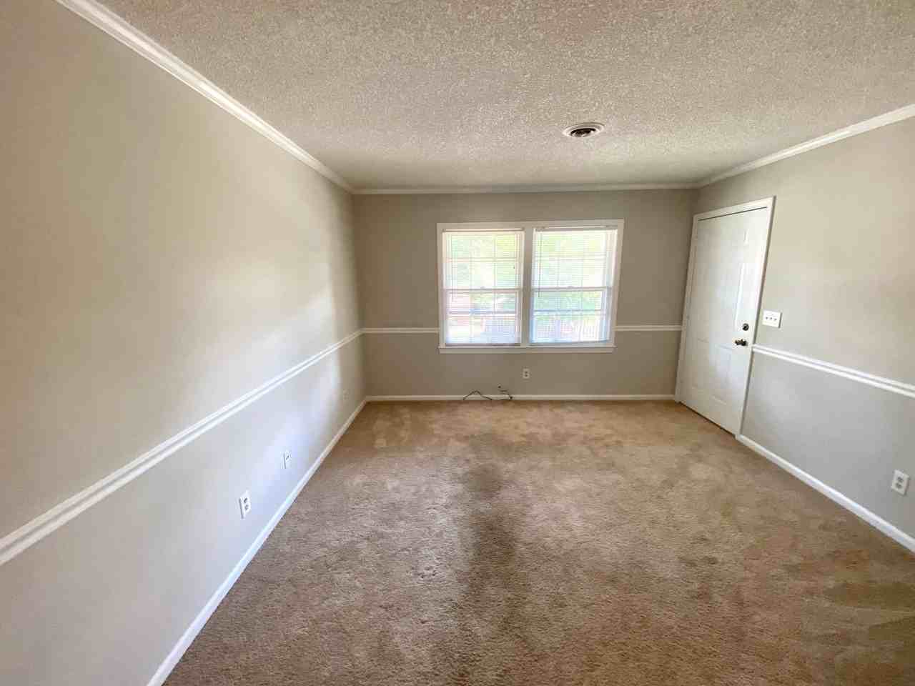 21 Cavalier Ct #D - Photo 2 of 13
