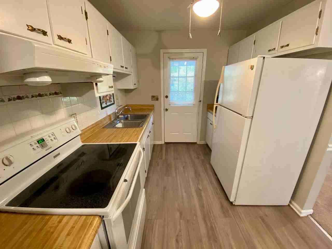 21 Cavalier Ct #D - Photo 6 of 13