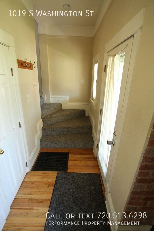 1019 S Washington St - Photo 4 of 32