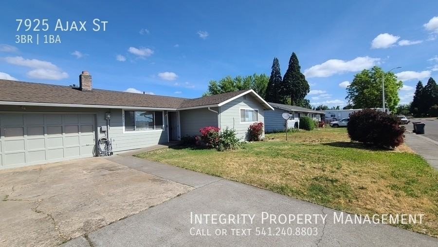7925 Ajax St - Photo 3 of 20