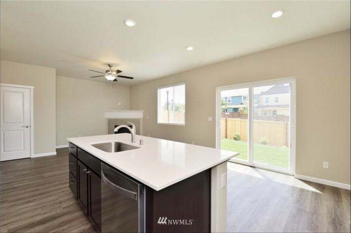 4762 Driftwood St - Photo 3 of 6