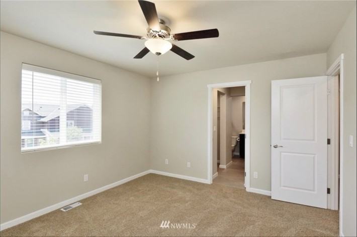 4762 Driftwood St - Photo 5 of 6