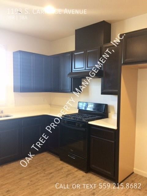 1193 S Carriage Ave - Photo 5 of 13