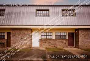featured image of 200 Plaza Dr #3