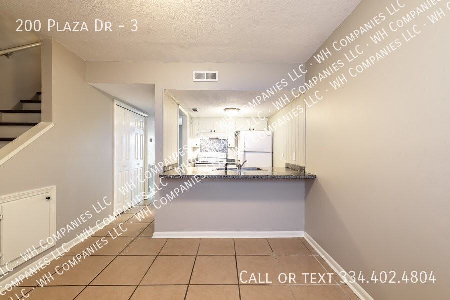 200 Plaza Dr #3 - Photo 4 of 40