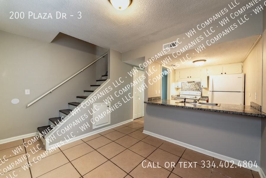 200 Plaza Dr #3 - Photo 5 of 40