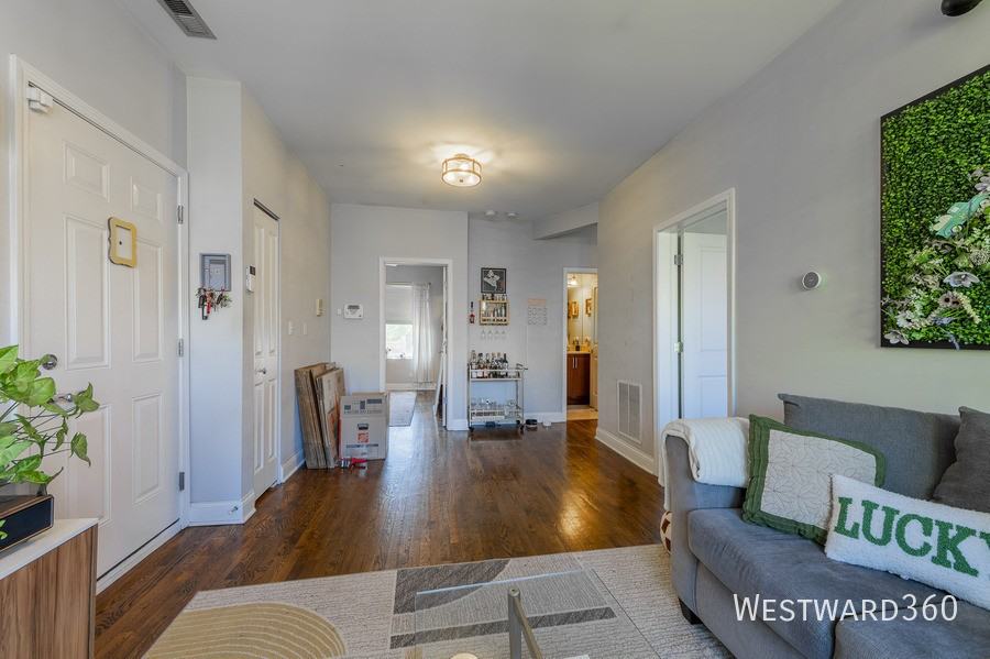 3416 N Racine Ave #3 - Photo 5 of 19