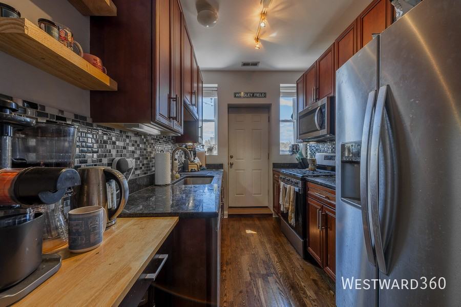 3416 N Racine Ave #3 - Photo 6 of 19