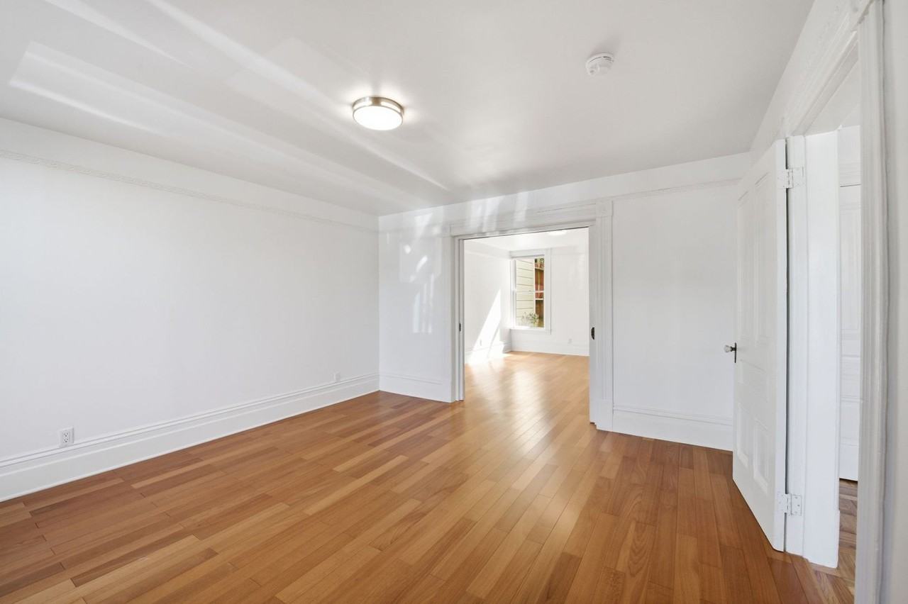 321 Moultrie St - Photo 5 of 32