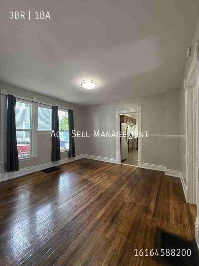 806 Douglas St Nw #1 - Photo 7 of 11