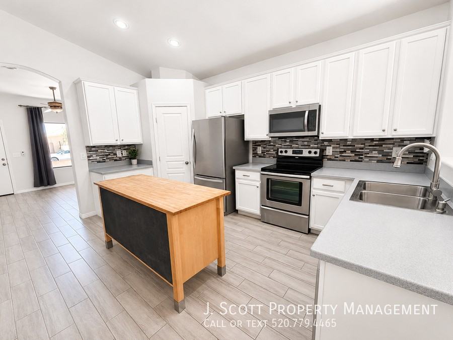 1207 W Carson Rd - Photo 5 of 24