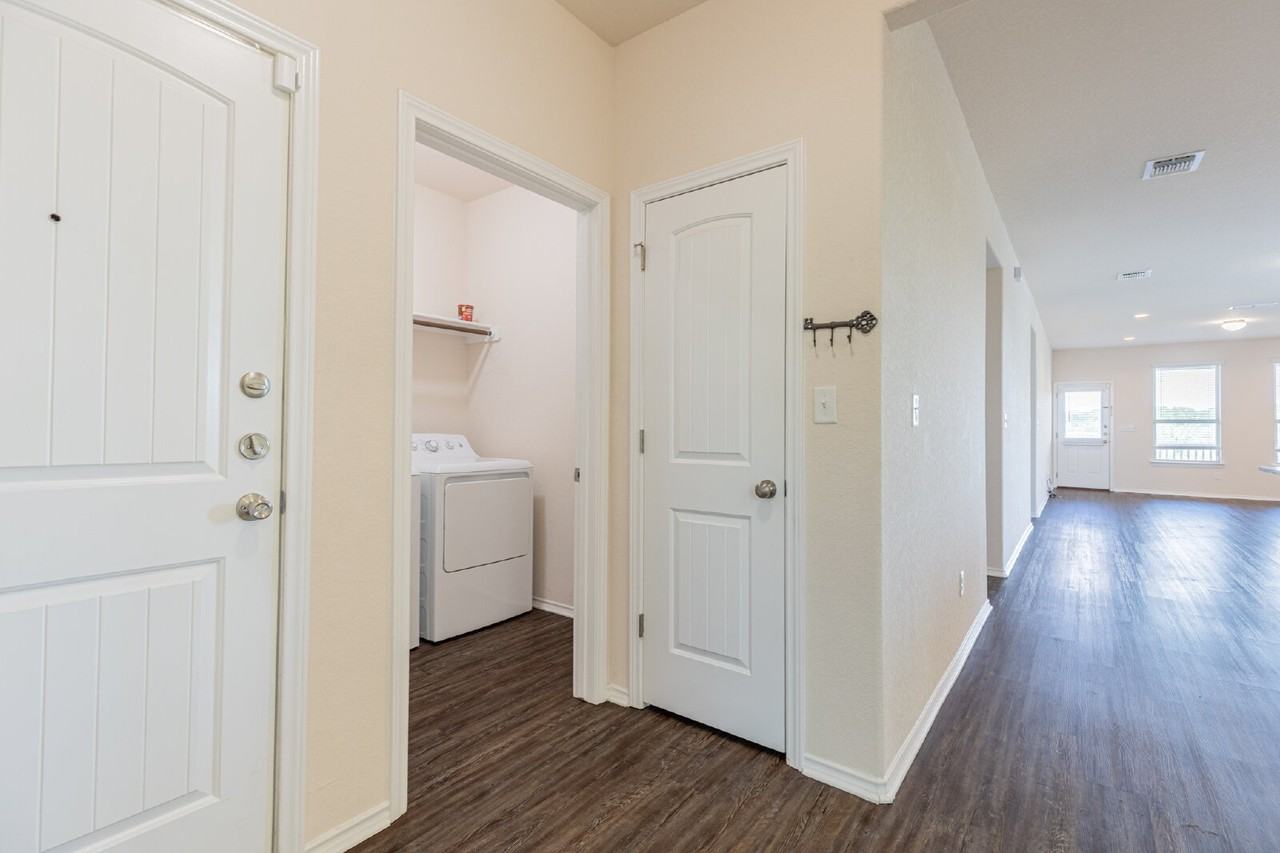 11219 Pomona Park Dr - Photo 3 of 36