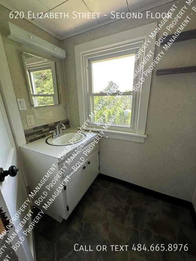 620 Elizabeth St #2ndFL - Photo 7 of 10