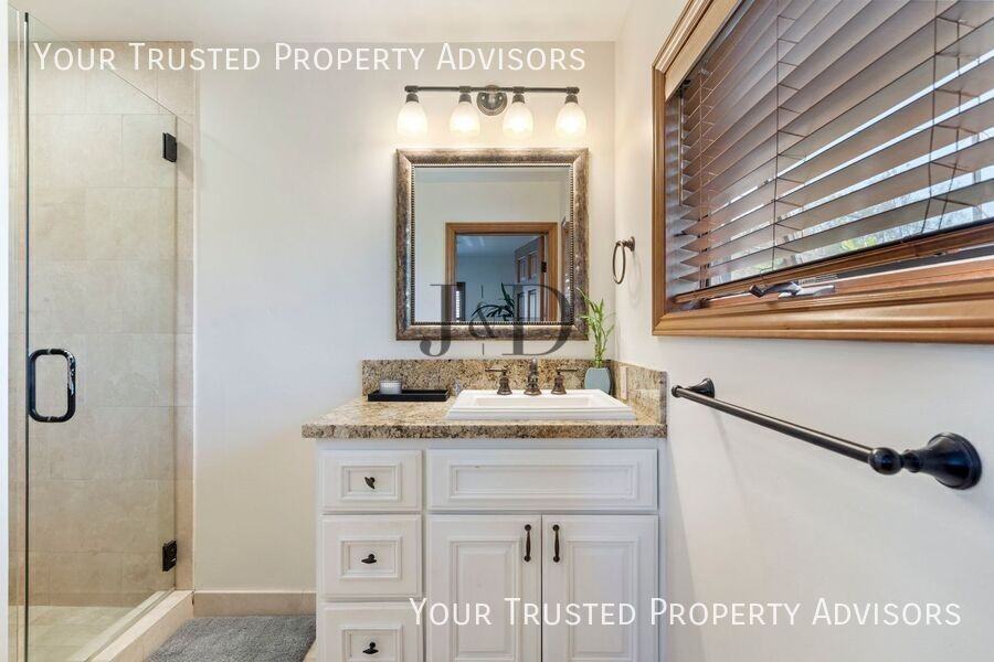 5425 Beaumont Ave - Photo 7 of 24