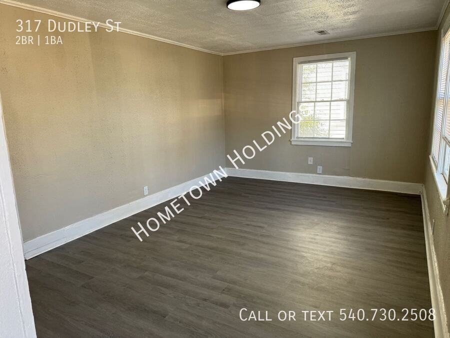 317 Dudley St - Photo 4 of 8