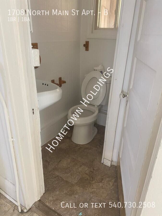 1708 N Main St #B - Photo 7 of 7