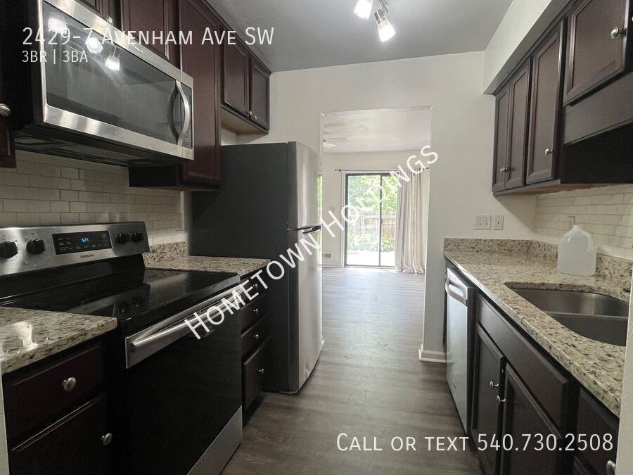 2429 Avenham Ave Sw Apt 7 - Photo 3 of 21