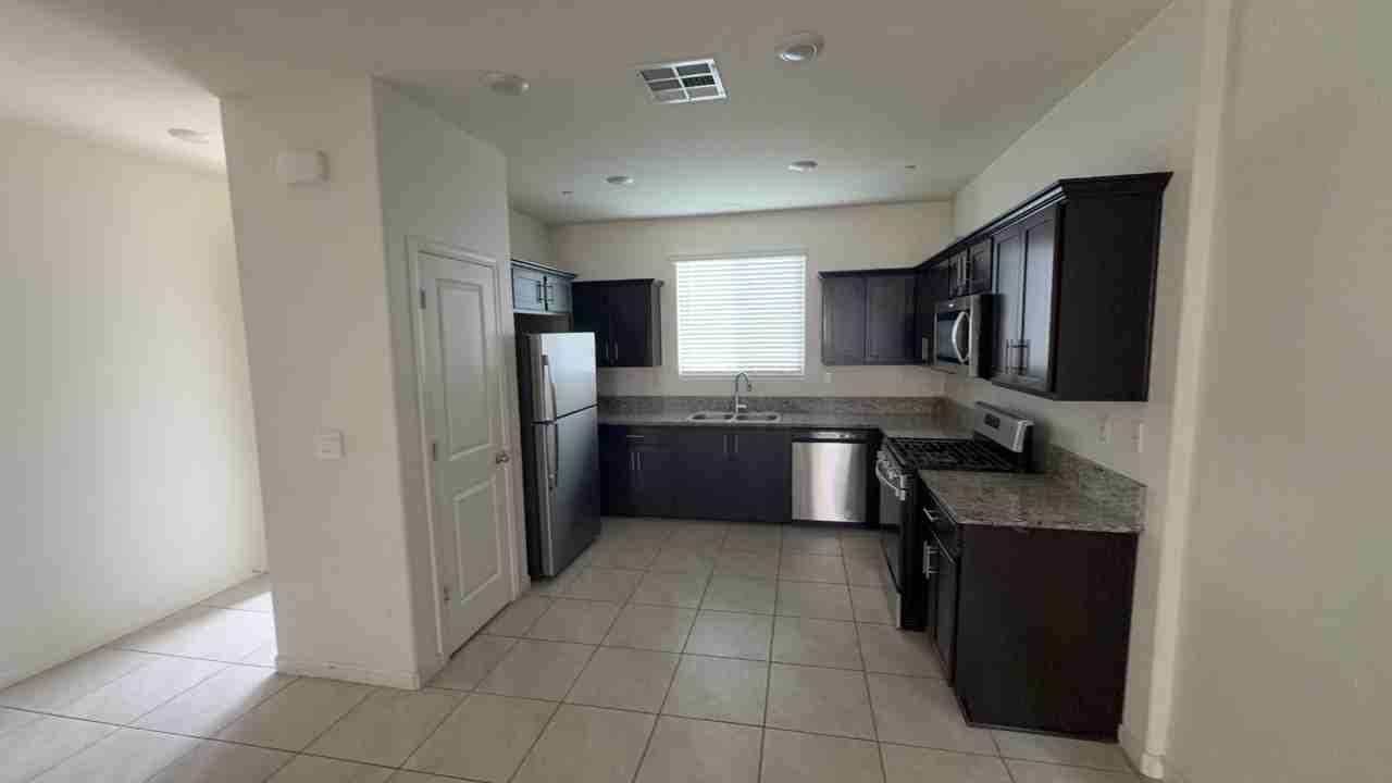 340 Korbel Ave - Photo 3 of 3