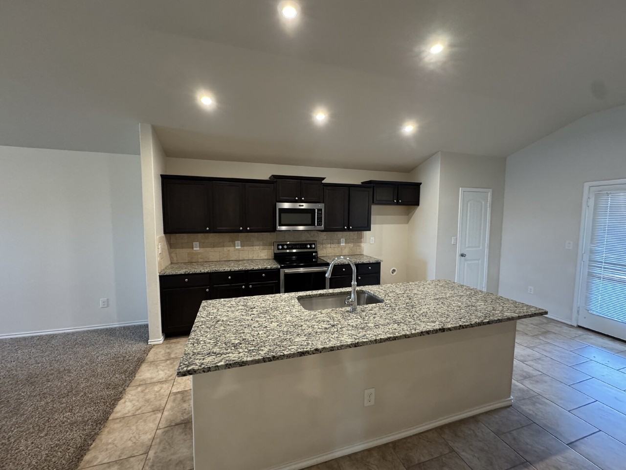 10105 Wausau Ave - Photo 3 of 10