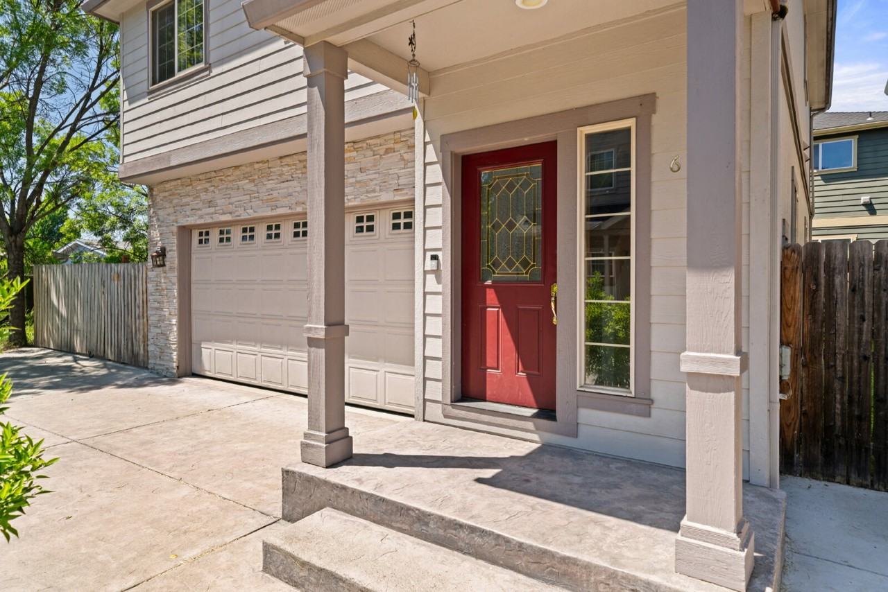 608 Shadow Way - Photo 4 of 29