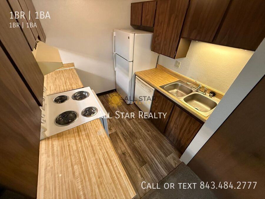 1315 Cordova St #205 - Photo 6 of 12
