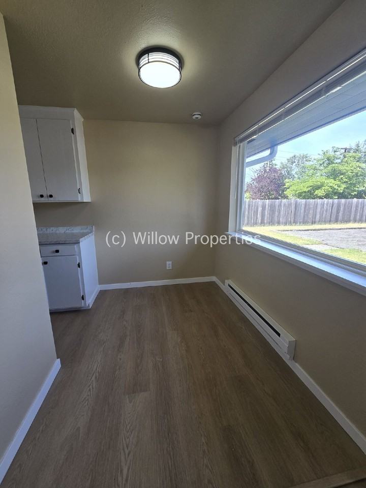 12020 Edgewood Ave Sw - Photo 4 of 9