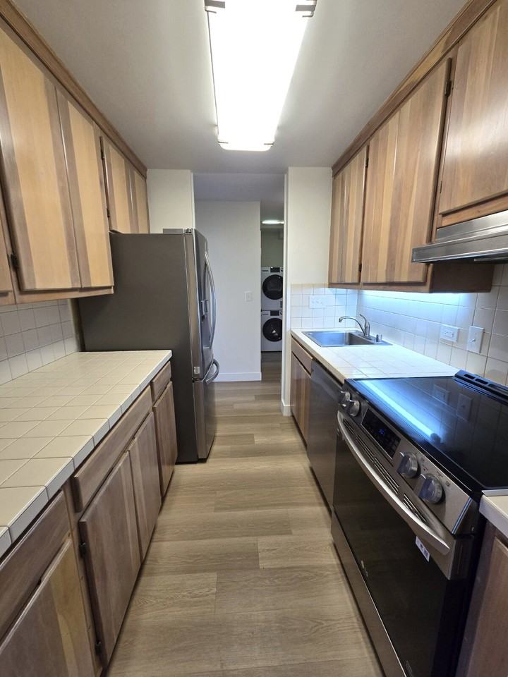 920 Ward Ave - Photo 4 of 25