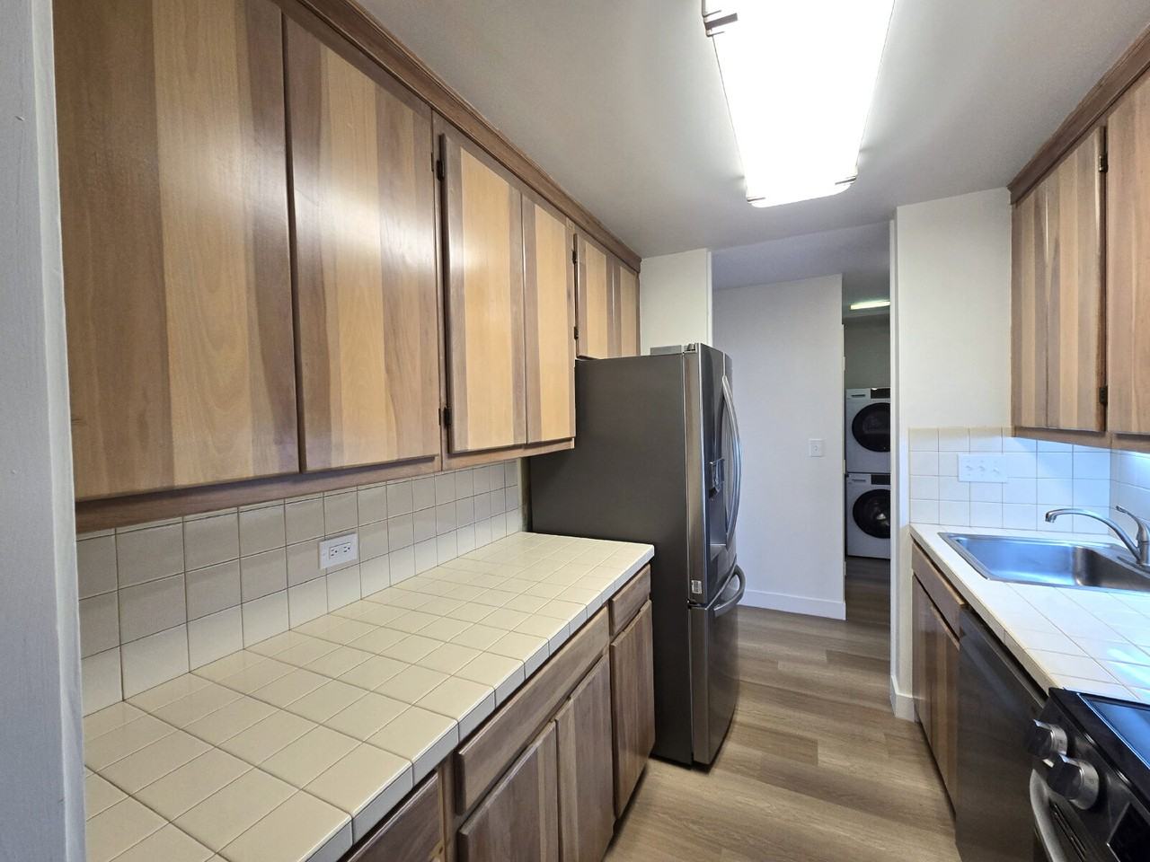 920 Ward Ave - Photo 5 of 25
