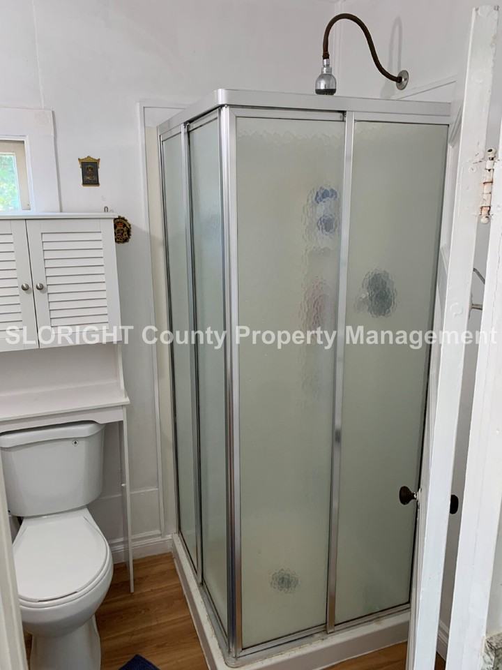 2045 Story St - Photo 4 of 15
