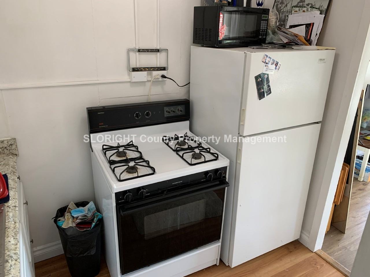 2045 Story St - Photo 5 of 15