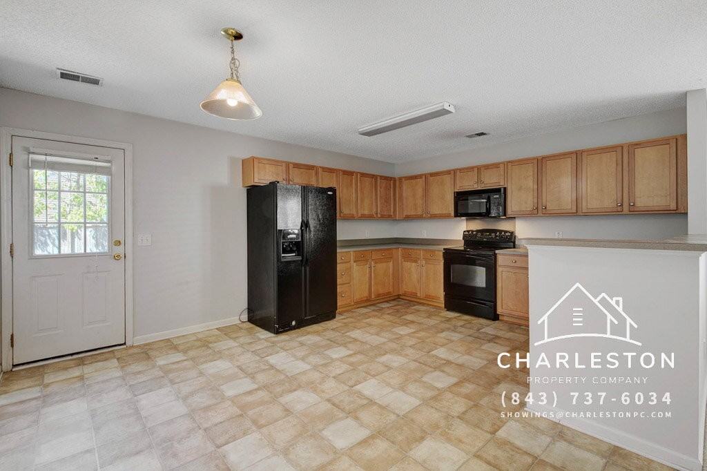 104 Wildberry Ln - Photo 7 of 15
