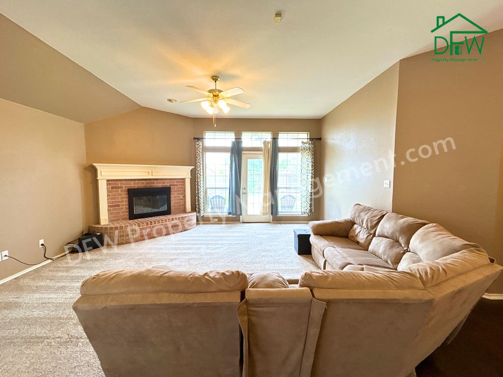9091 San Joaquin Trl - Photo 3 of 21
