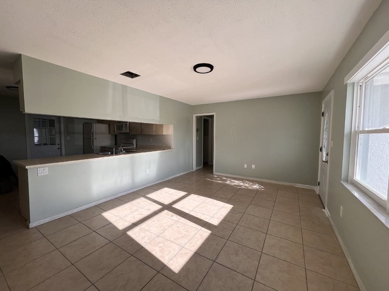 113 Voss Ct - Photo 2 of 16