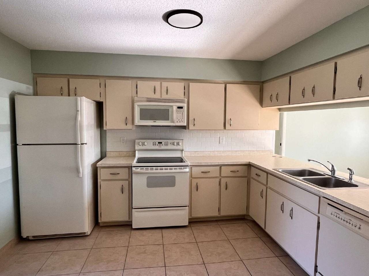 113 Voss Ct - Photo 4 of 16