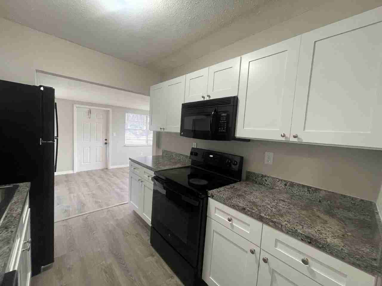 1145 Edgemoor Ave - Photo 6 of 14