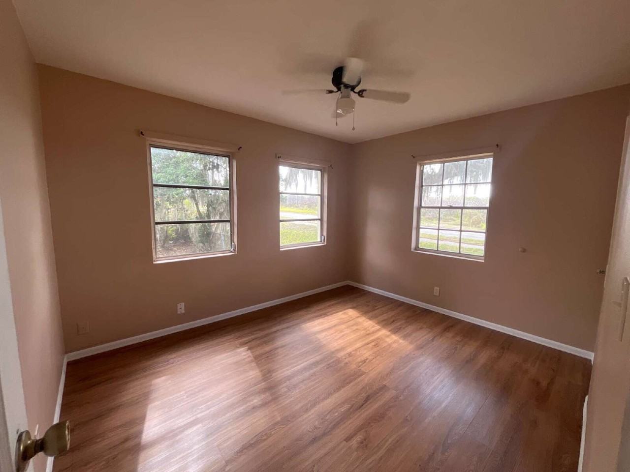 1615 Home Ave - Photo 6 of 13